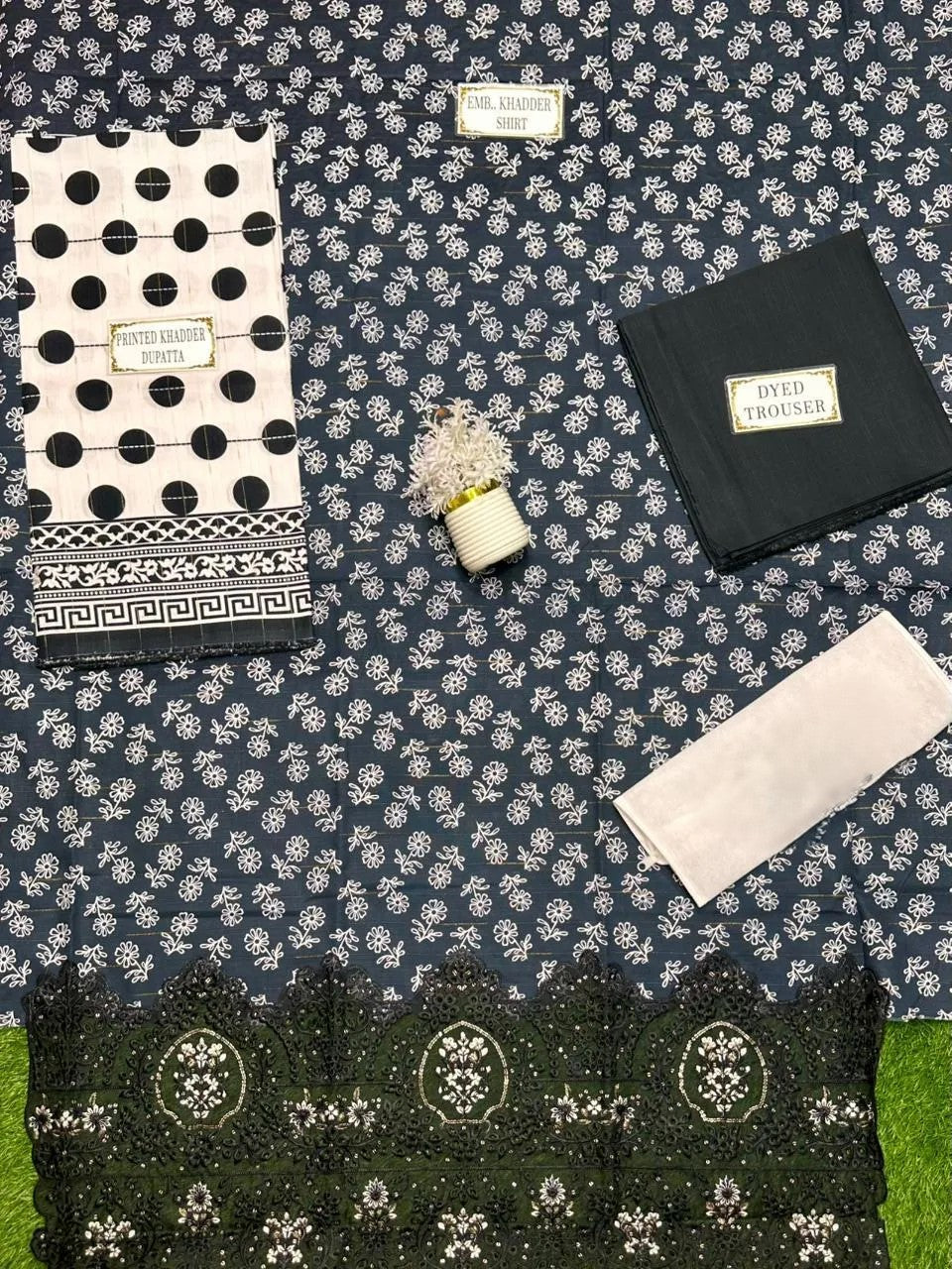 3 Pcs Women's Unstitched Printed Suit