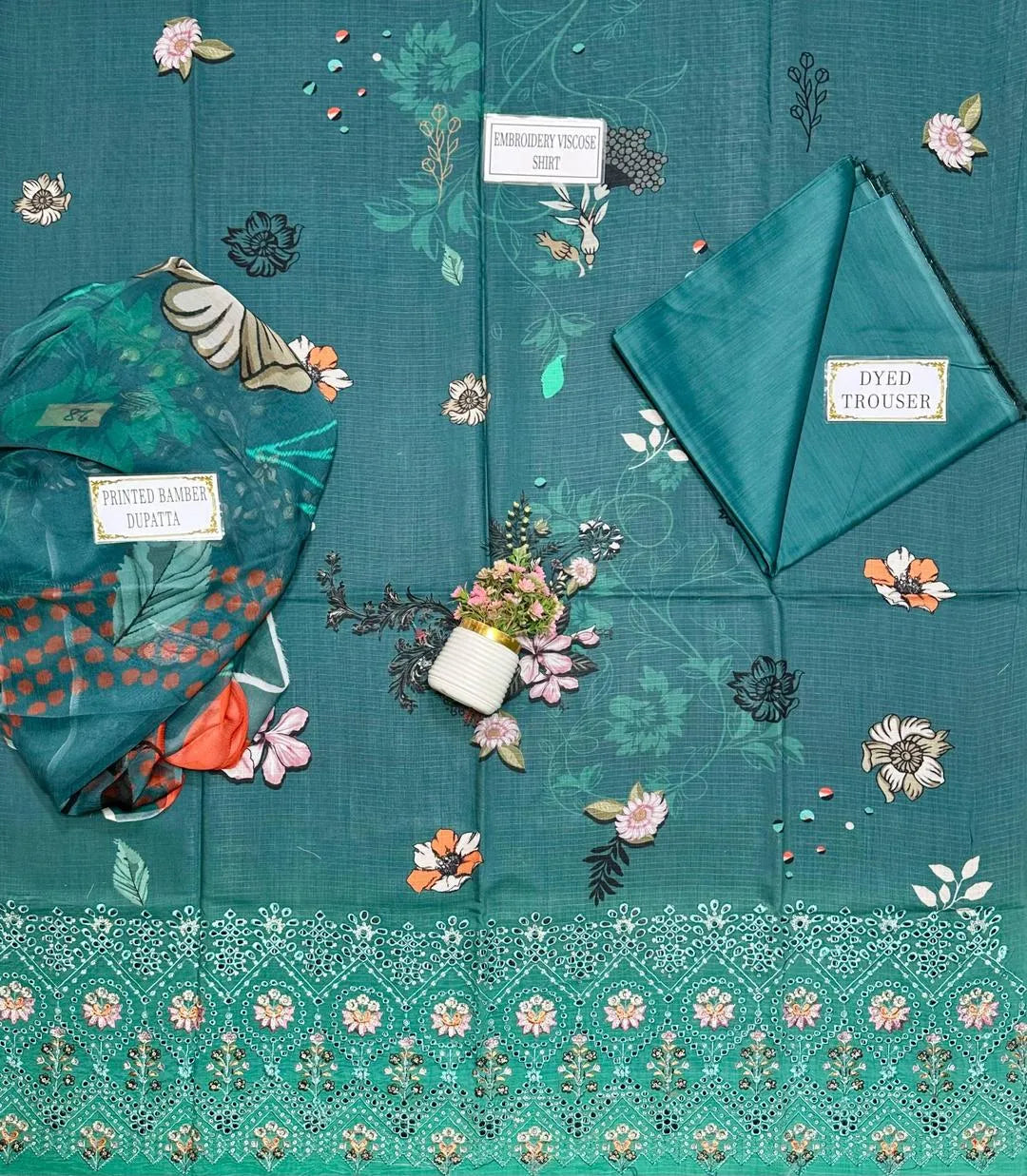 3 Pcs Women's Unstitched Printed Suit