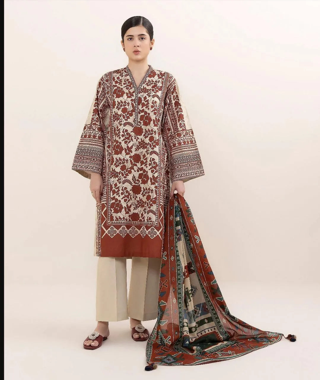 3 Pcs Women's Unstitched Printed Suit