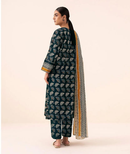 3 Pcs Women's Unstitched Printed Suit