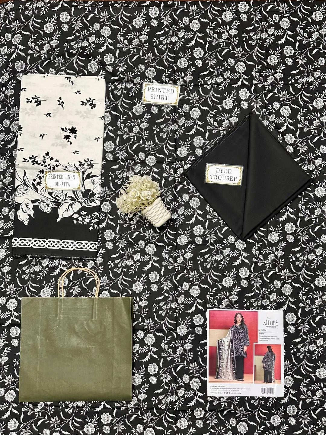 3 Pcs Women's Unstitched Printed Suit