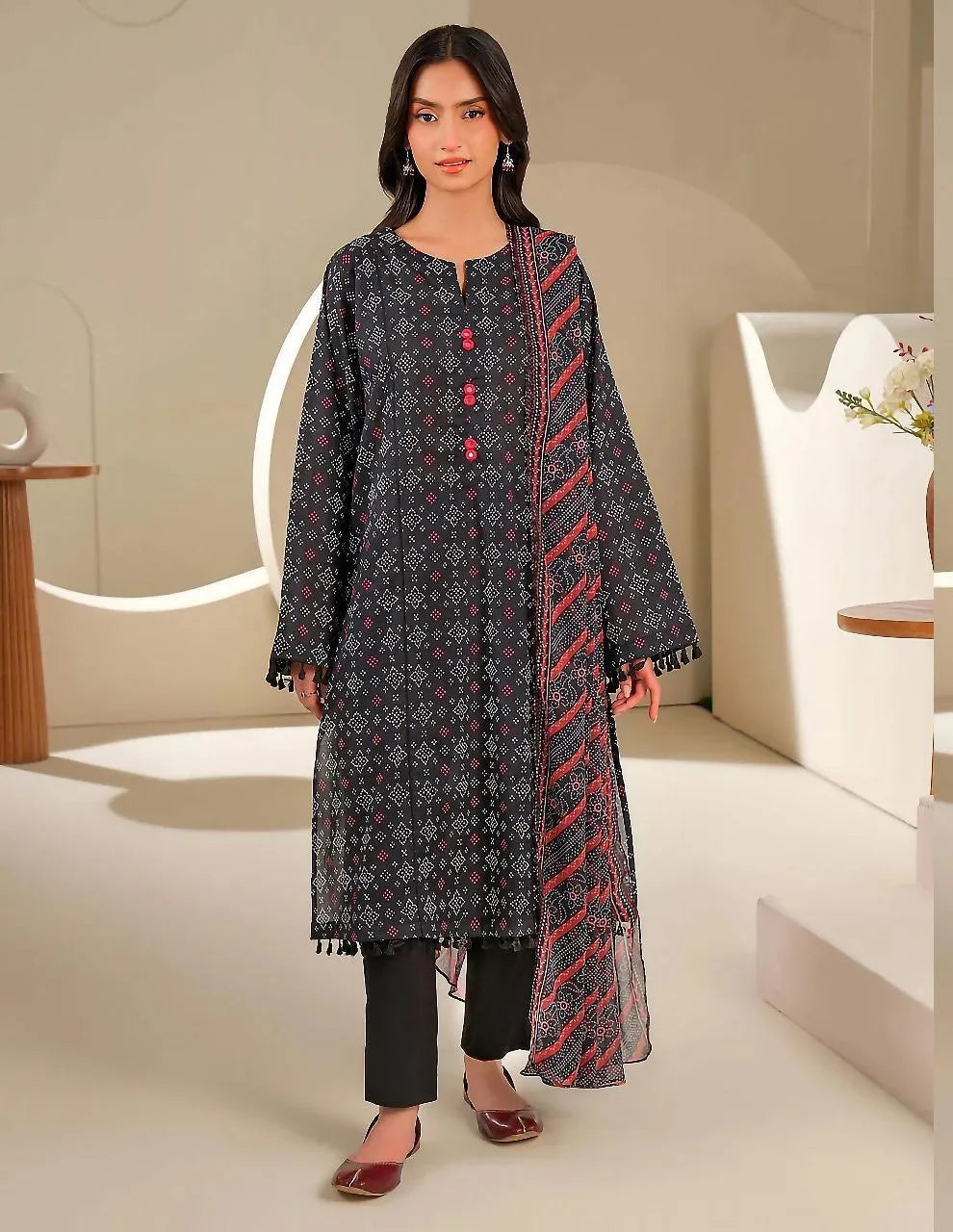 3 Pcs Women's Unstitched Printed Suit